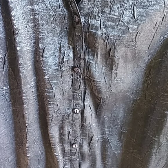 Shirt - Picture 3 of 6